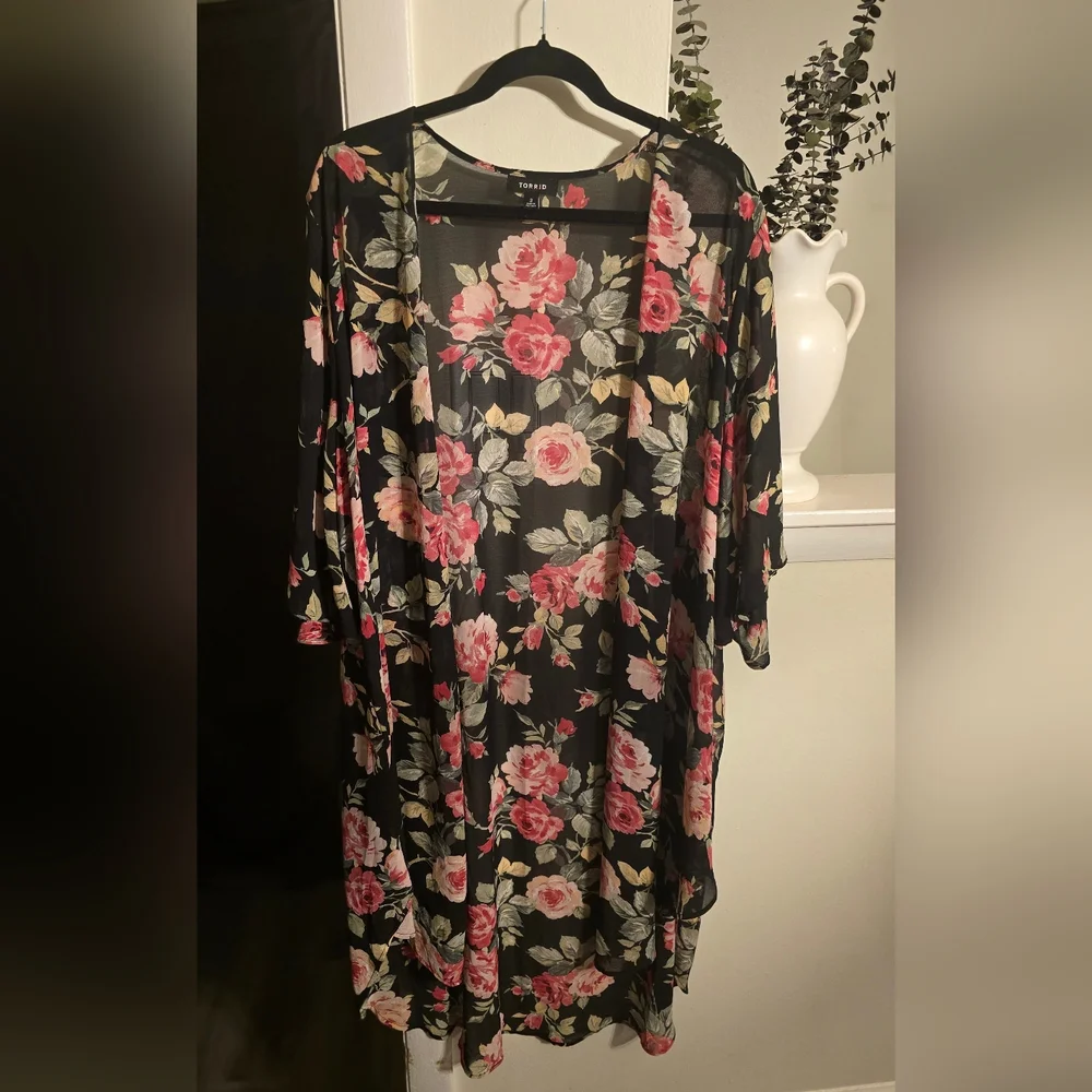 torrid Black Sheer Floral Kimono with Pink Roses - Picture 11 of 11